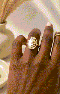 Oval Mother-of-Pearl Sunburst Ring