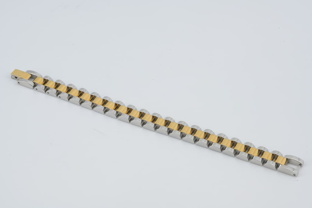 Elara Slim Link Bracelet