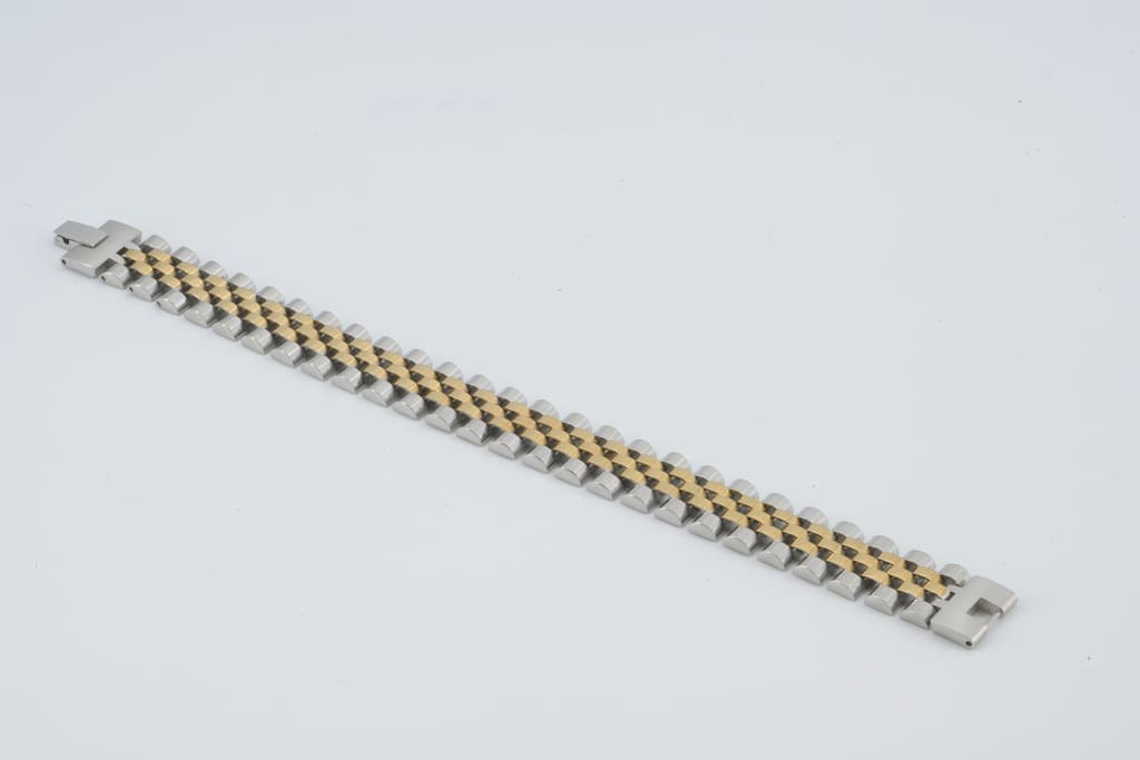 Vela Duotone Mesh Watch Strap