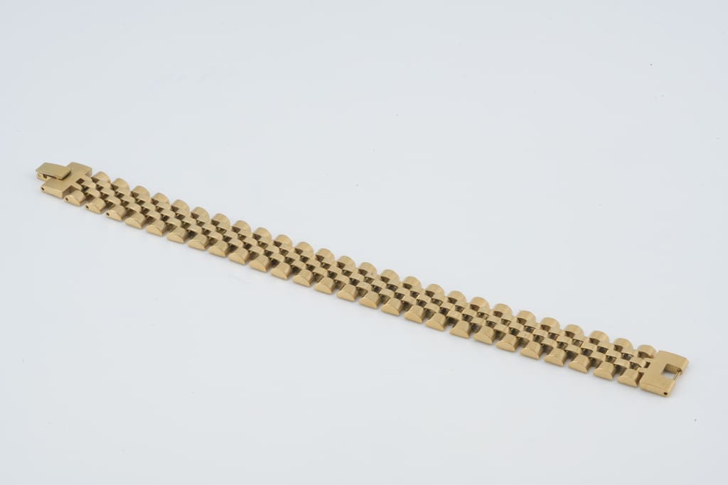 Vela Gold Mesh Watch Strap